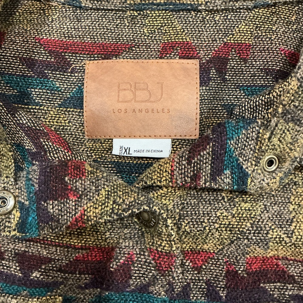 BBJ Los Angeles women’s Aztec Print Knit Snap Cropped Jacket, size XL - Picture 2 of 10